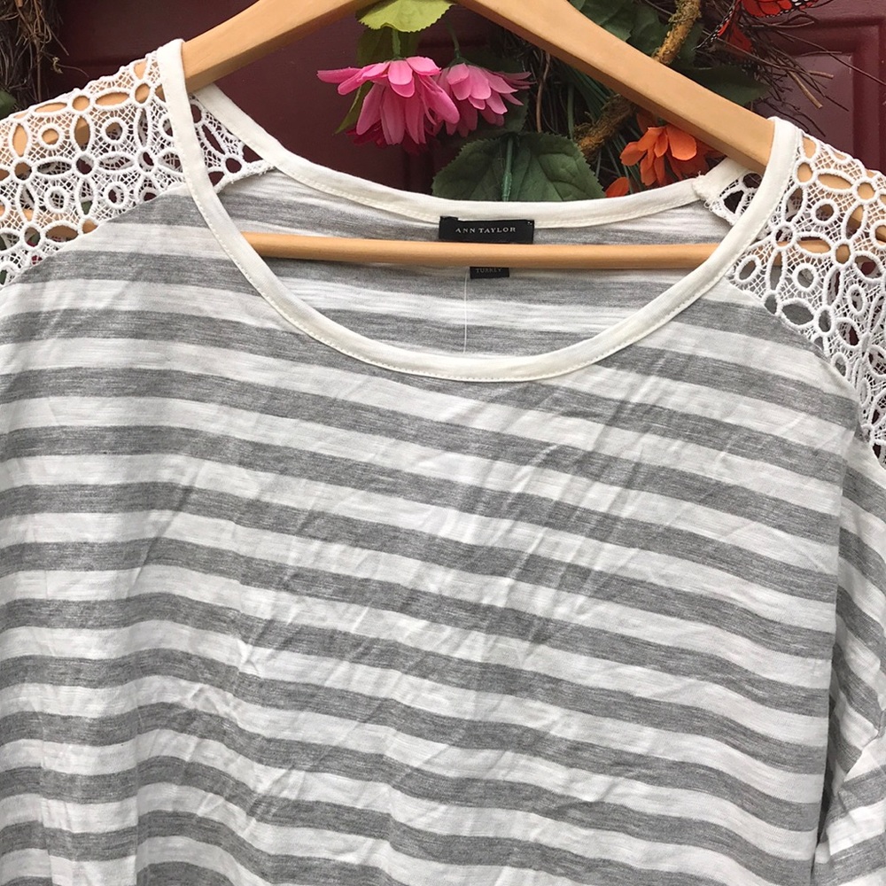 Blouse - Picture 3 of 4